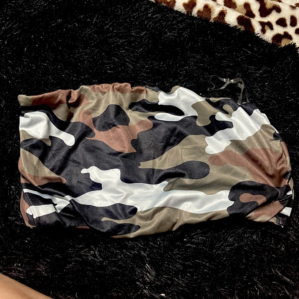 Camo print cropped tube top. SHEIN size large.